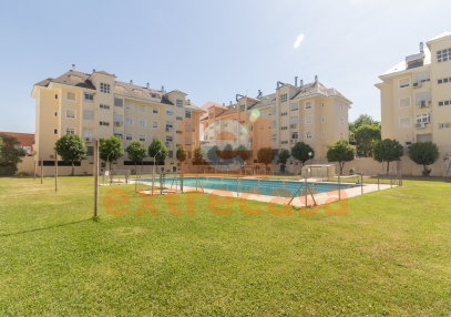Apartamento en venta con piscina en Jardines del Guadiana